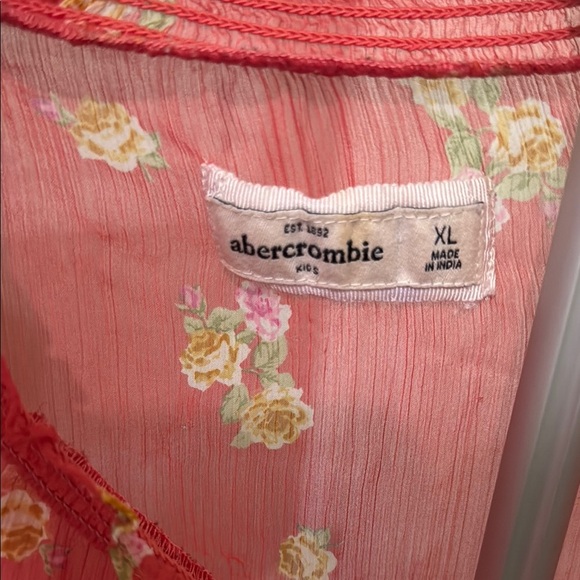 Abercrombie & Fitch Red Floral Y2K Blouse - Picture 2 of 7